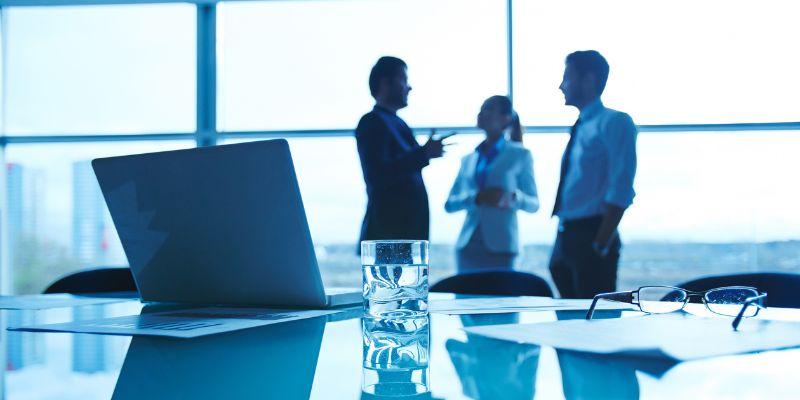 Työpaikalla keskustelu